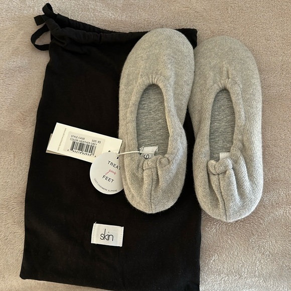 SKIN Worldwide 100% Cashmere Slippers with Suede Sole Size XS - Picture 1 of 5